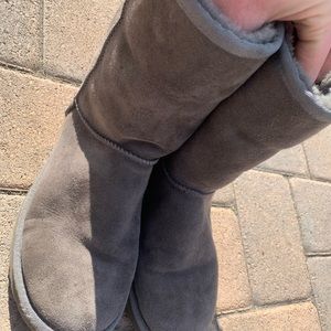 (#9) UGGS Size EU 38.5